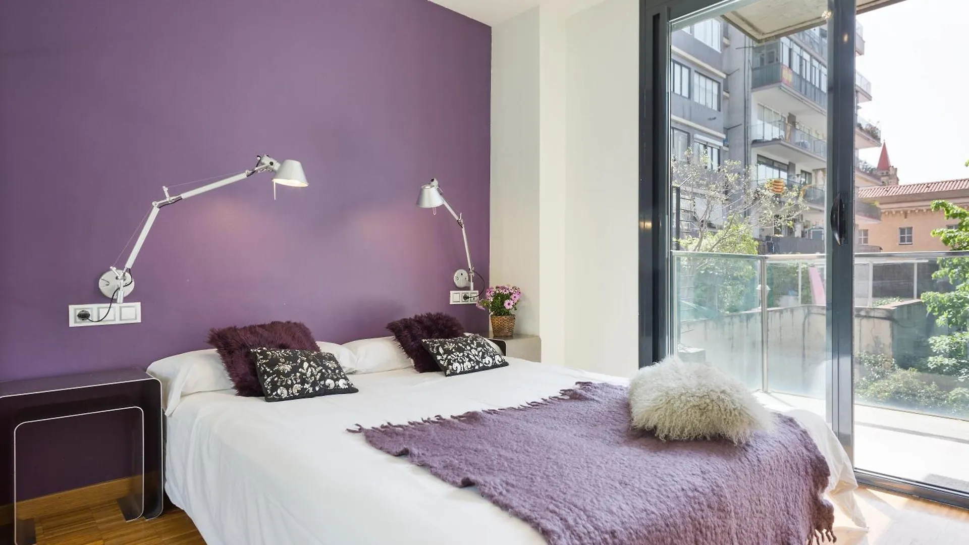 My Space Emirates - Spacious Apartments Near The City Center Barcelona Spanje