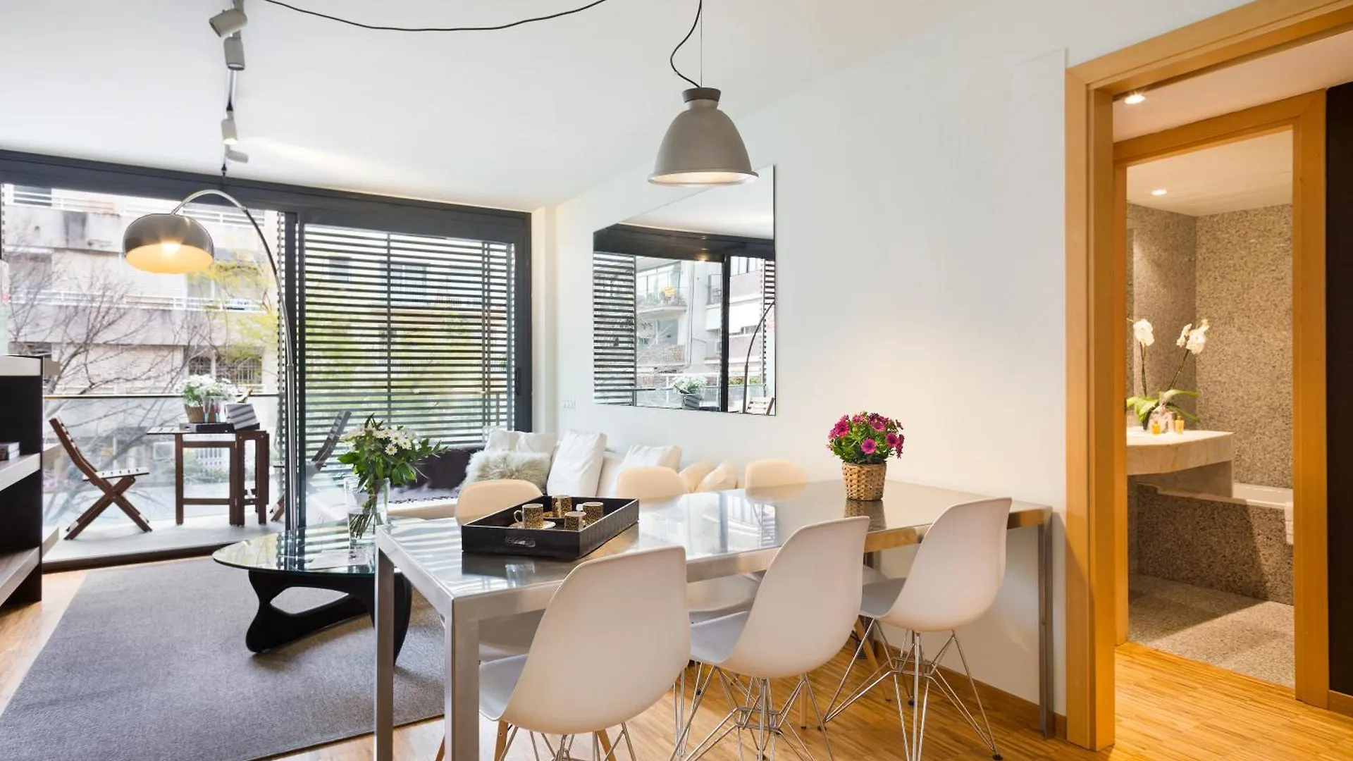 My Space Emirates - Spacious Apartments Near The City Center Barcelona Spanje