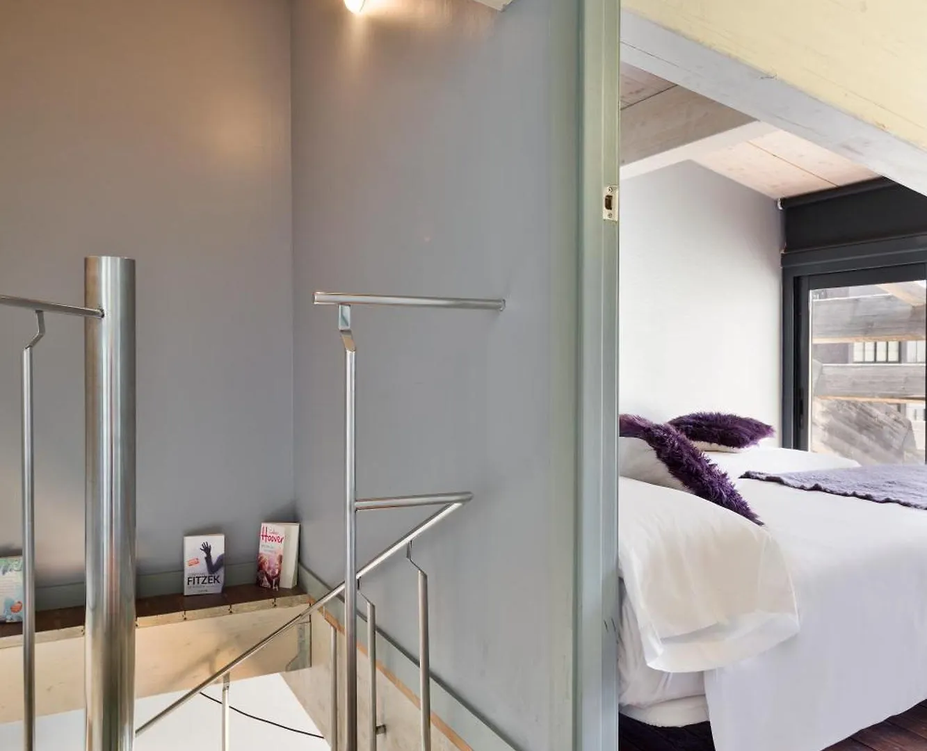 My Space Emirates - Spacious Apartments Near The City Center Barcelona 0*,  Spanje