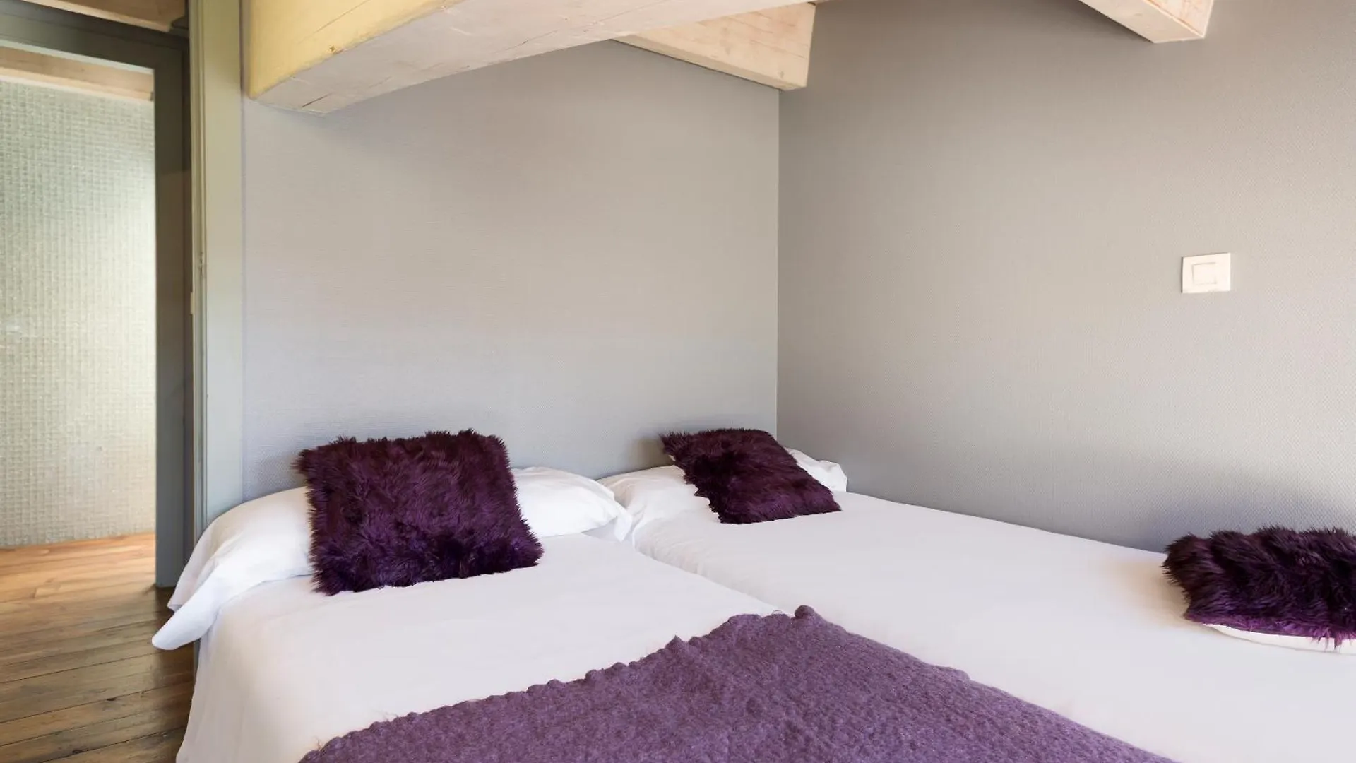 My Space Emirates - Spacious Apartments Near The City Center Barcelona